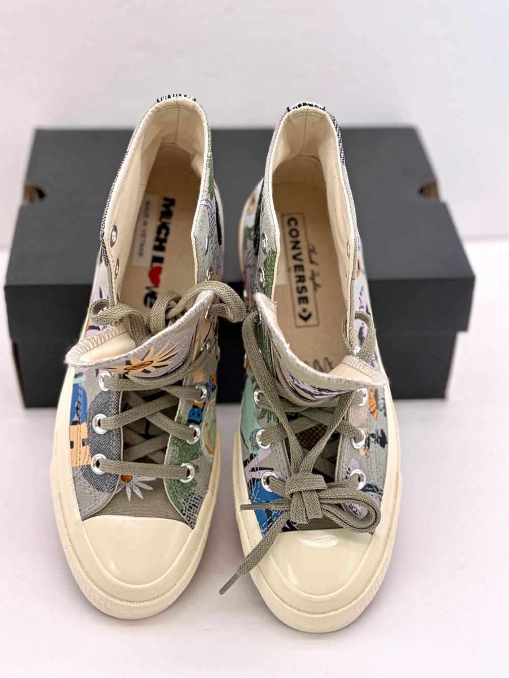 Converse Olive Green High-Top Sneakers with Multicolor Graphics Women’s size 7 - Picture 4 of 9
